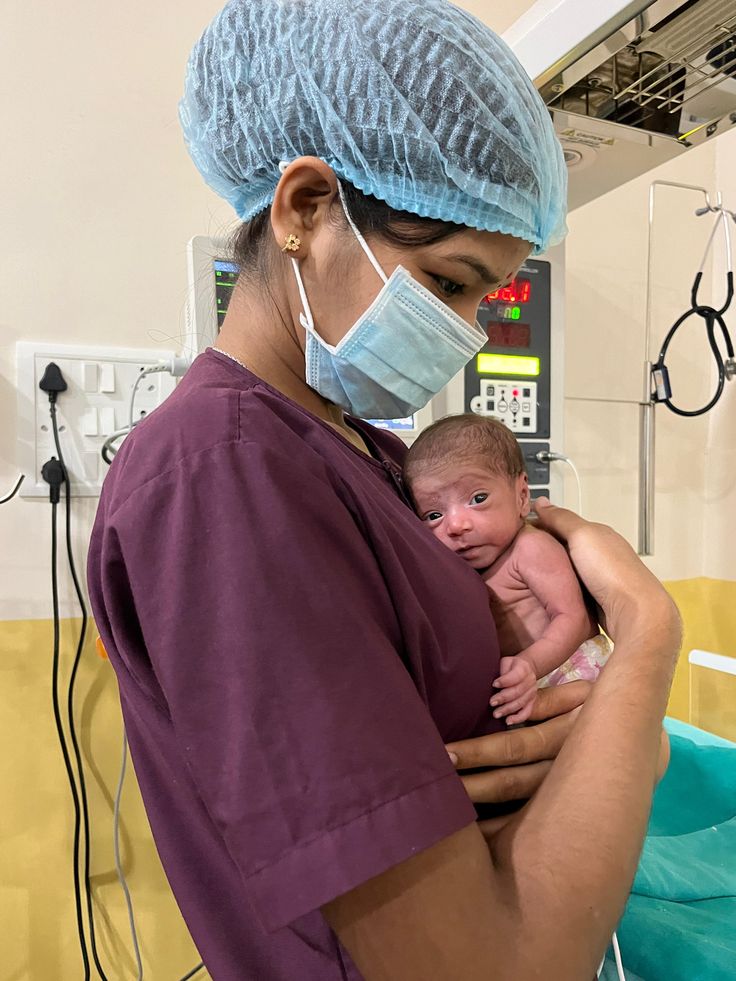 Journée internationale des infirmières : hommage à celles qui veillent sur les mamans et les bébés