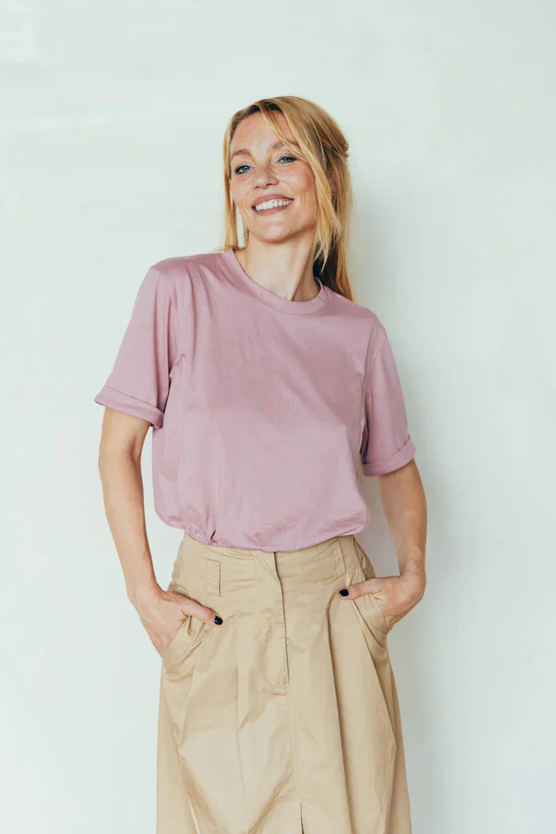 Light purple T-shirt from our brand, 23 Mai Paris by a woman