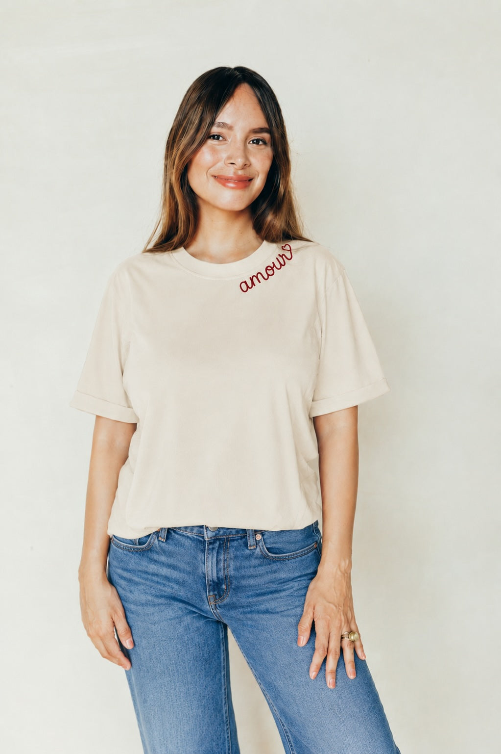T-shirt d'allaitement Beige "AMOUR" de face