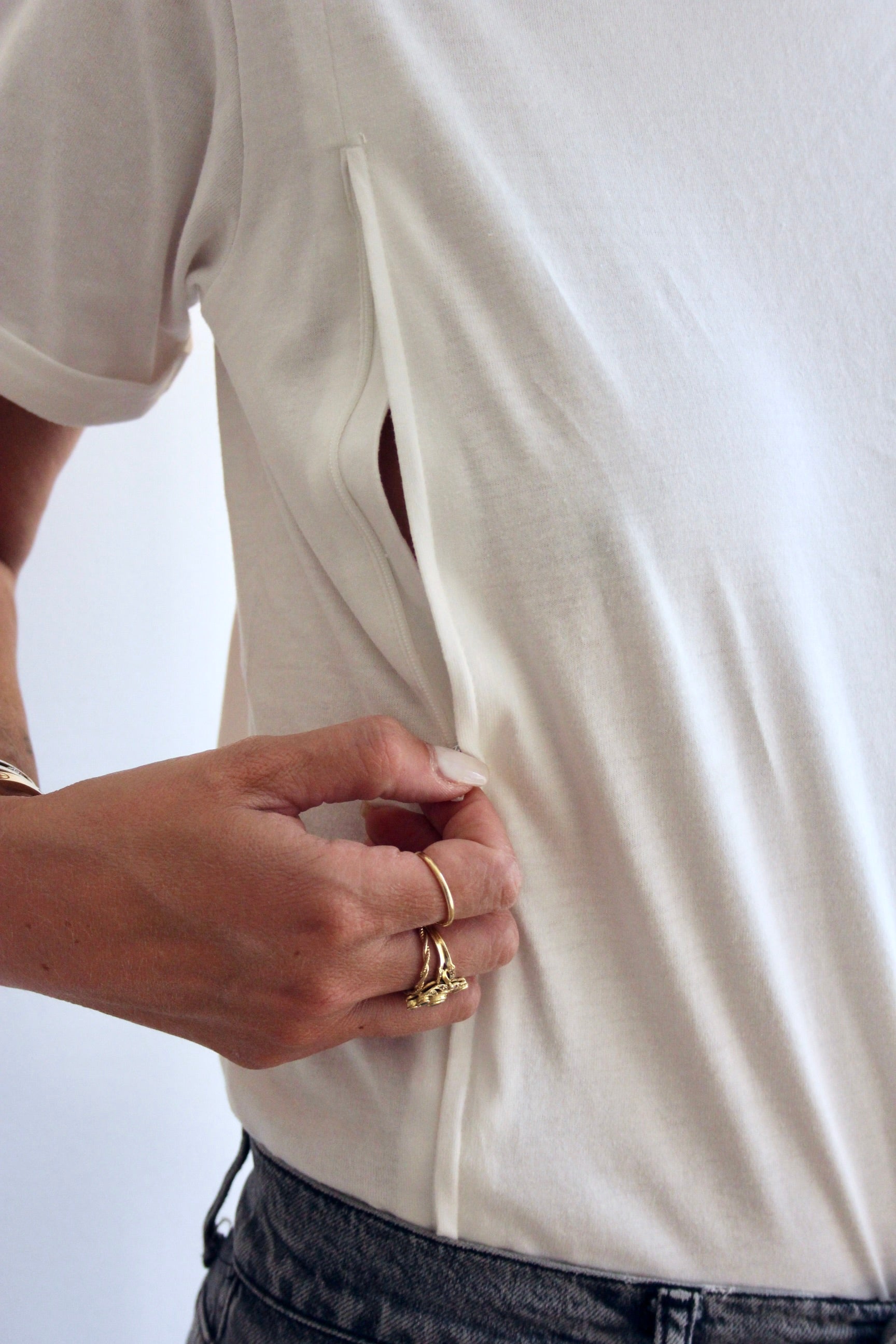 Öffnungen an der Seite mit Reißverschlüssen