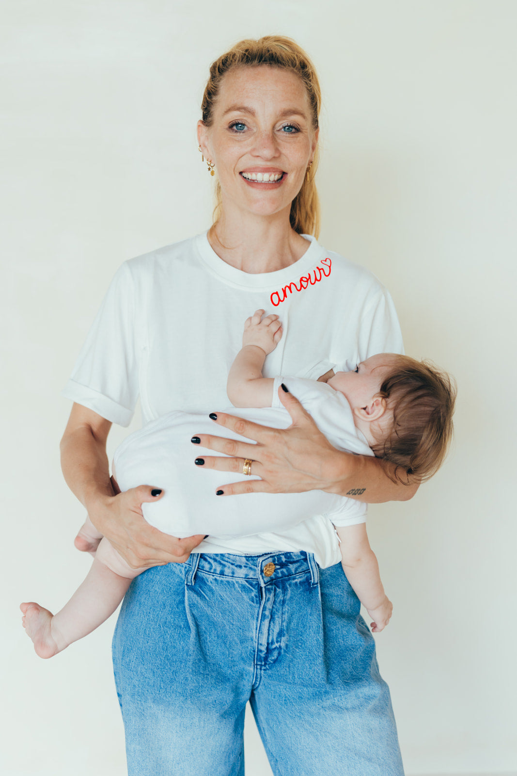 Breastfeeding t-shirt white LOVE
