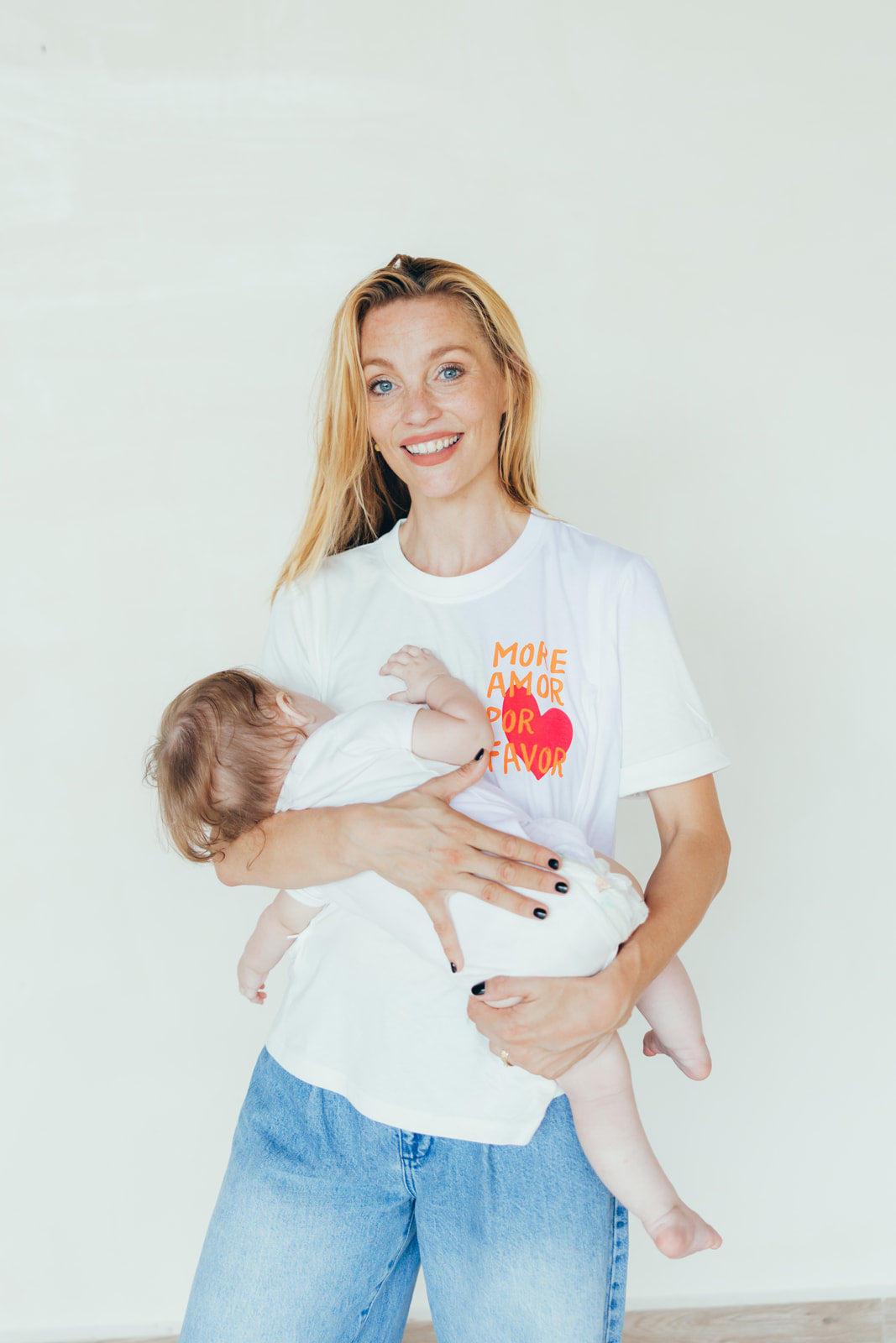 Breastfeeding t-shirt MORE LOVE