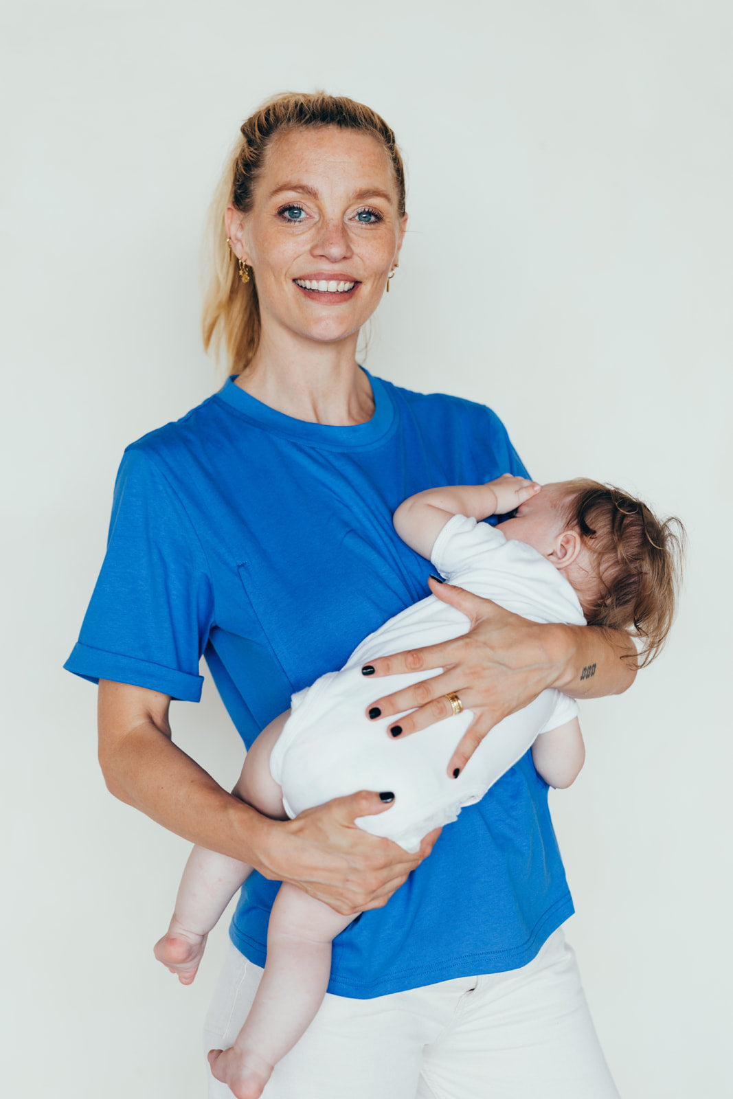 Breastfeeding t-shirt KLEIN