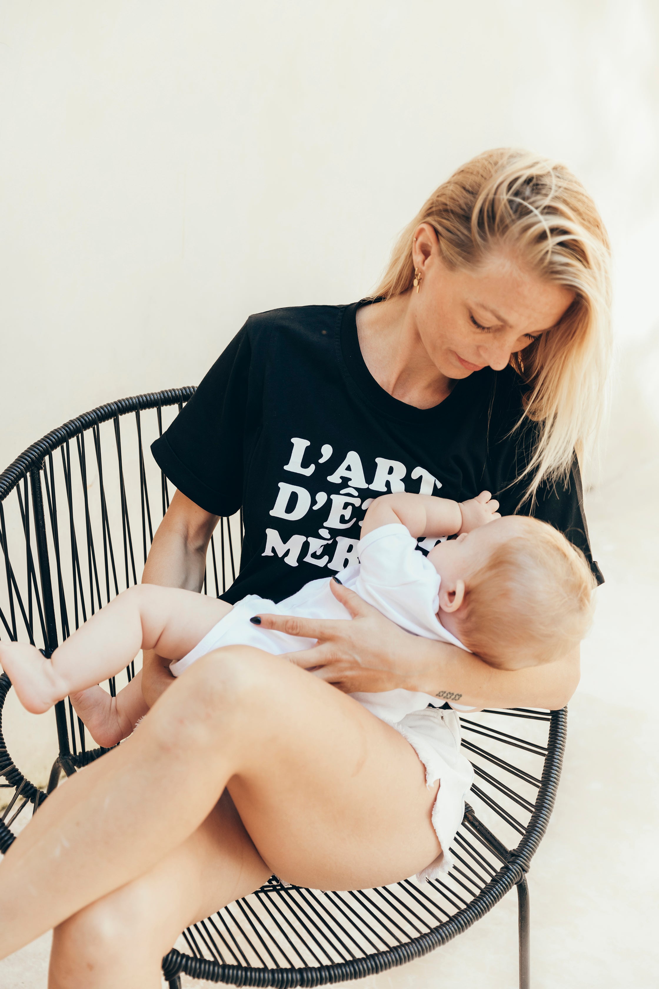 breastfeeding with black tshirt