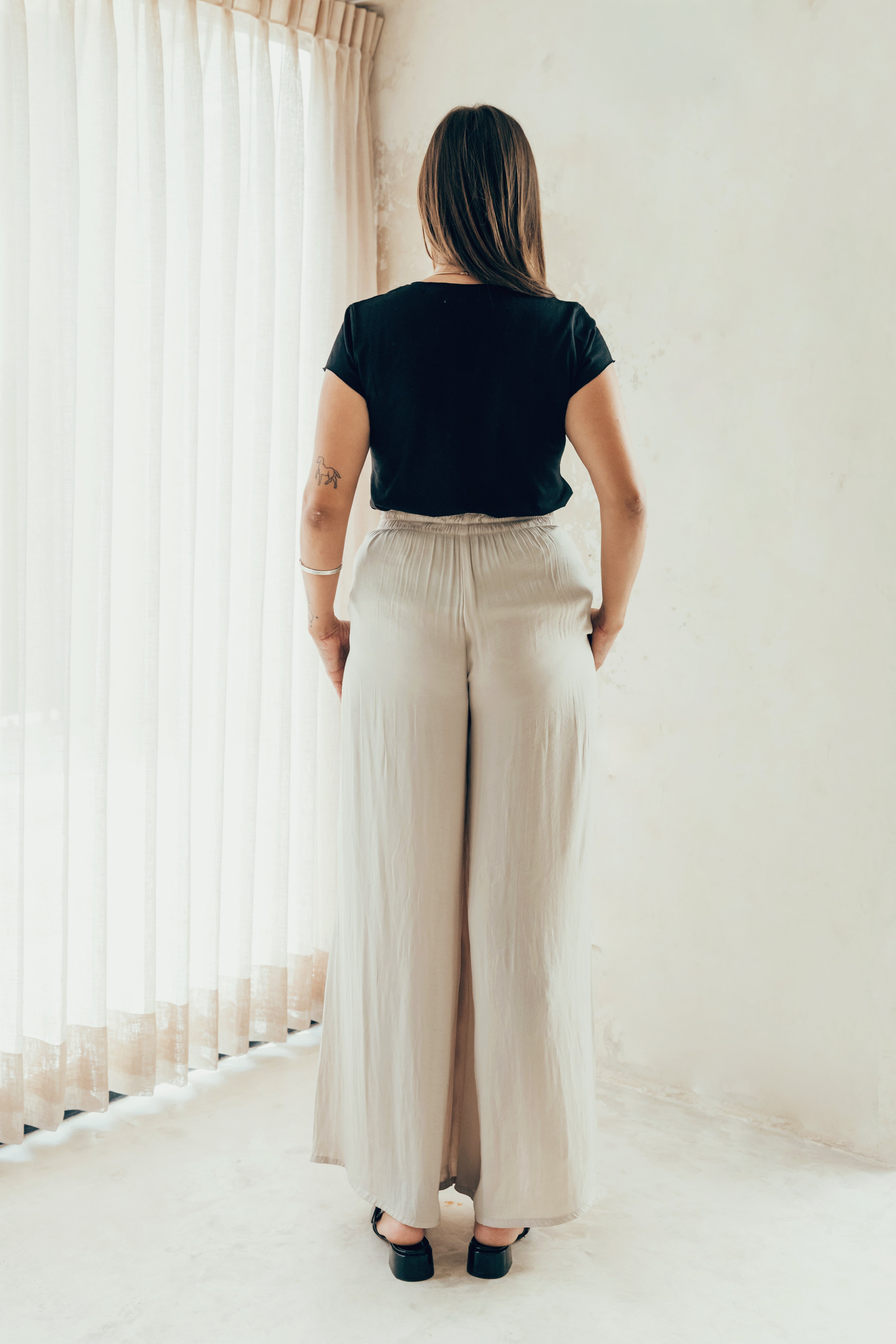 Breastfeeding t-shirt V-neck BLACK