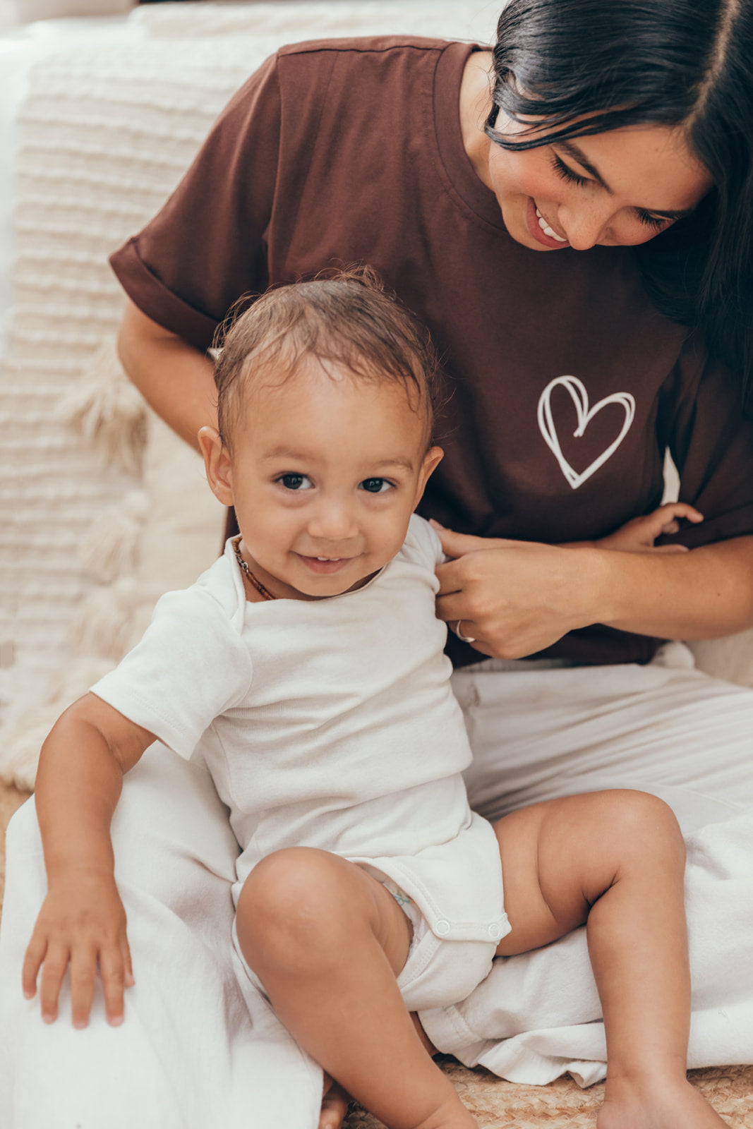 T-shirt d'allaitement marron coeur