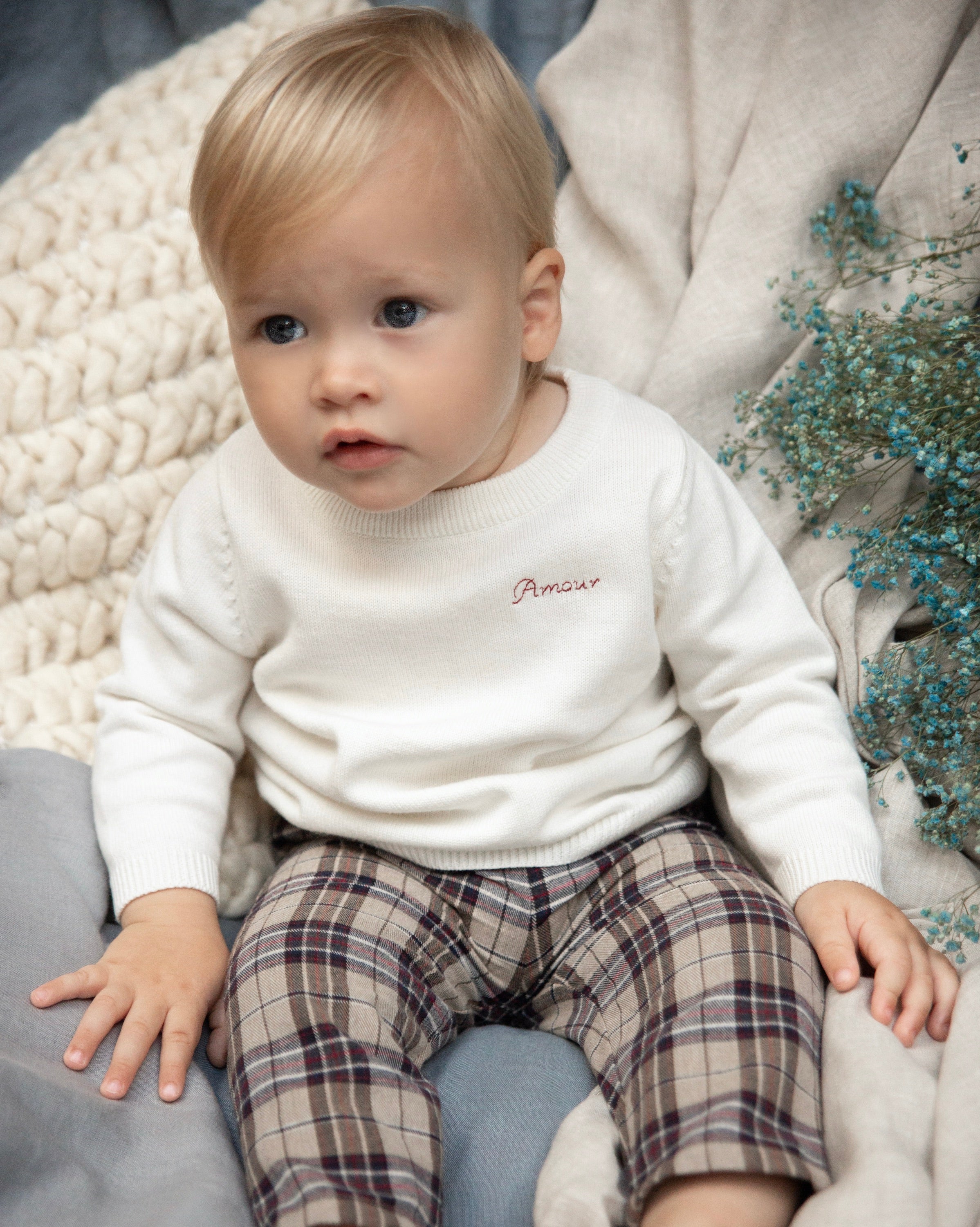 Amore unisex ecru sweater