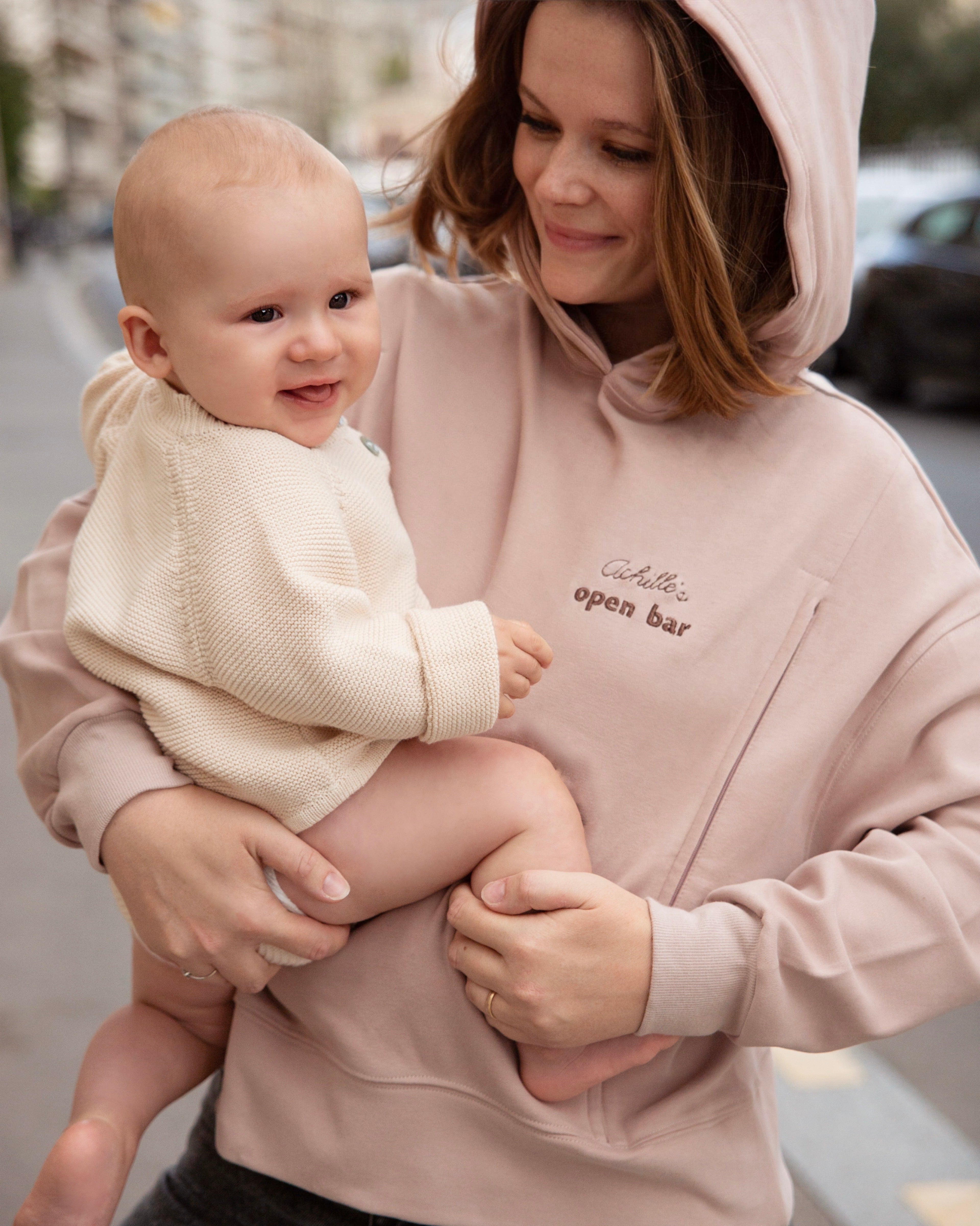 pull à capuche d'allaitement open bar