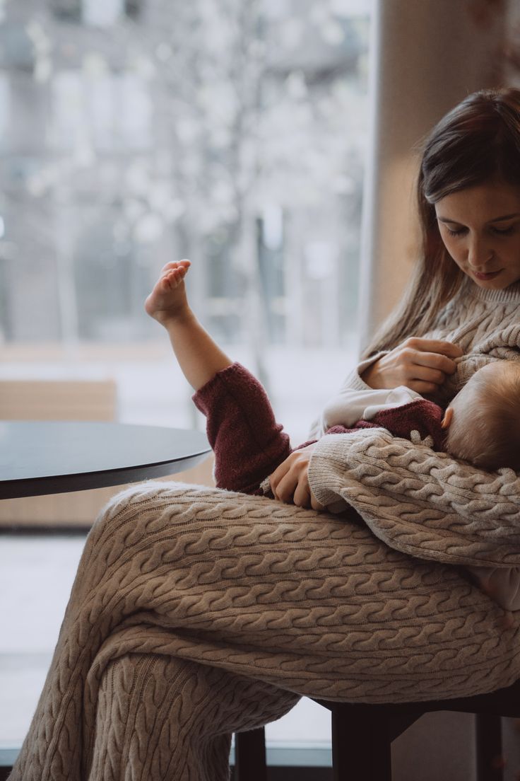 Rituels cocooning de la maman allaitante en hiver
