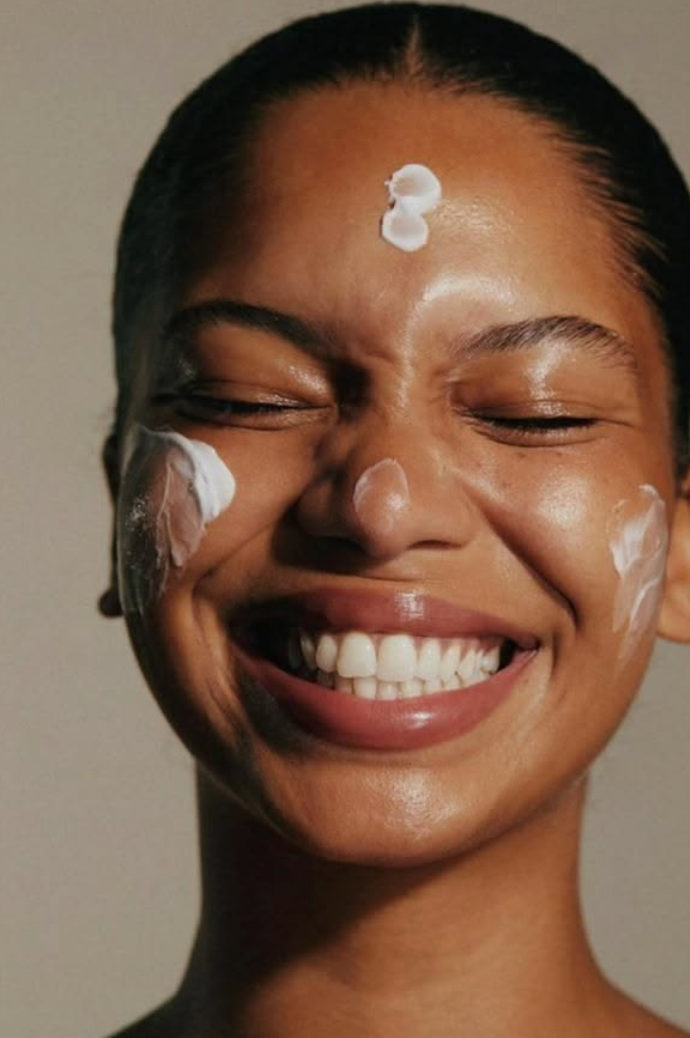 Créer une routine beauté minimaliste en post-partum