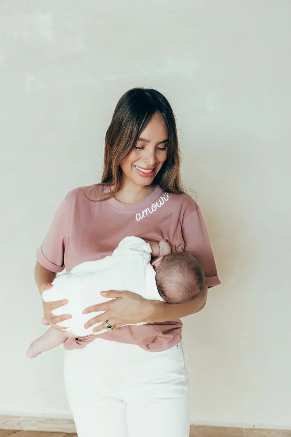 Guide: Choosing Functional and Stylish Nursing Tops