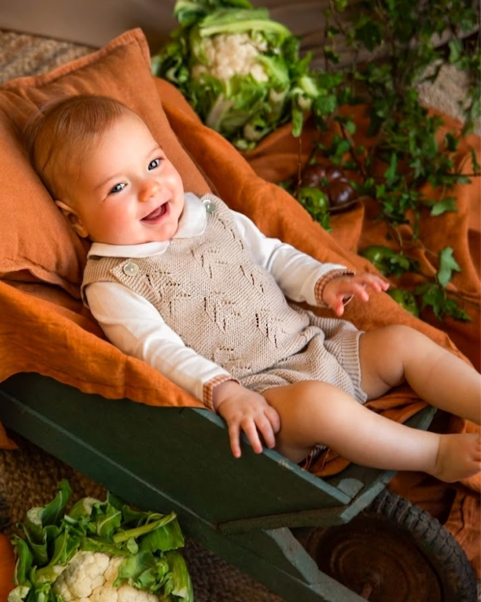 Unisex beige knit romper