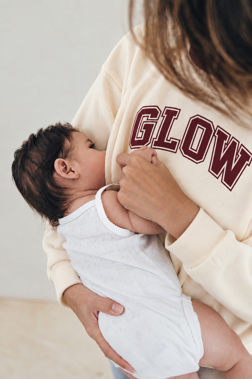 GLOW-Still-Sweatshirt