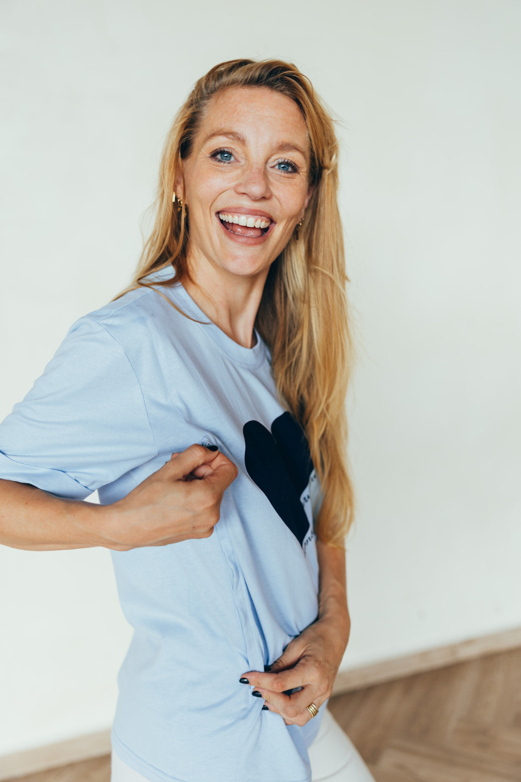 Breastfeeding t-shirt sky AT