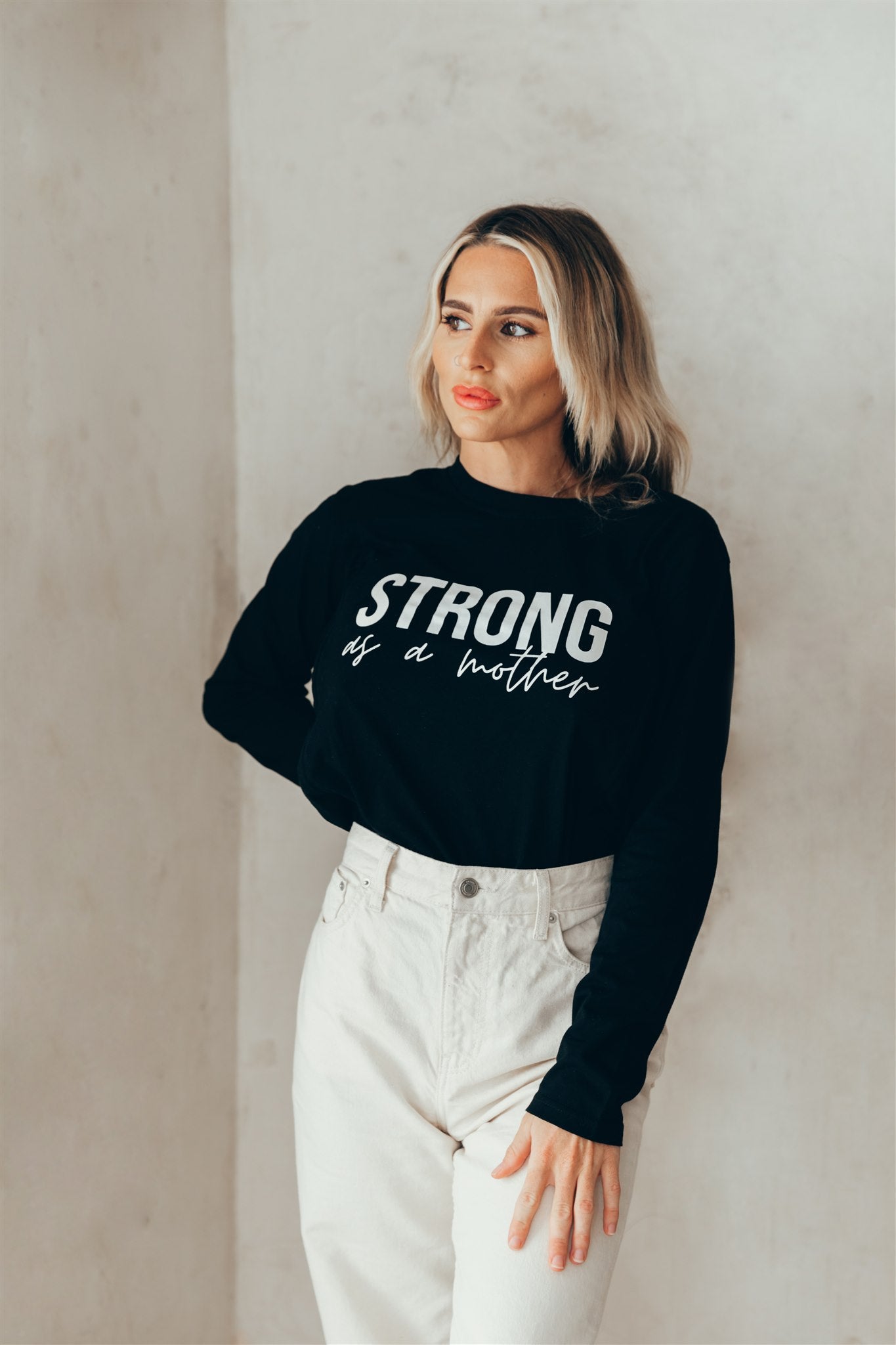 Breastfeeding t-shirt STRONG black long sleeves