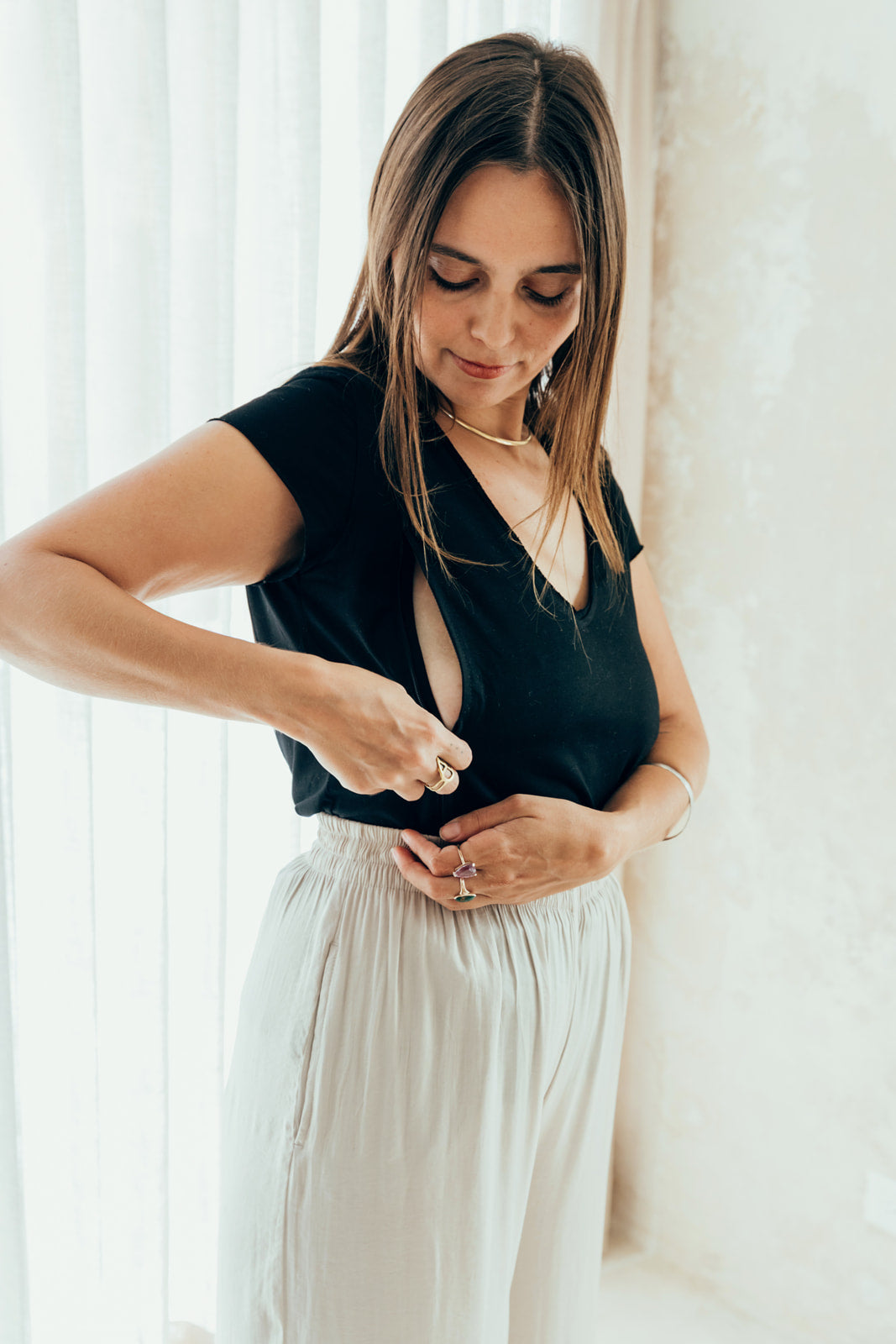 Breastfeeding t-shirt V-neck BLACK