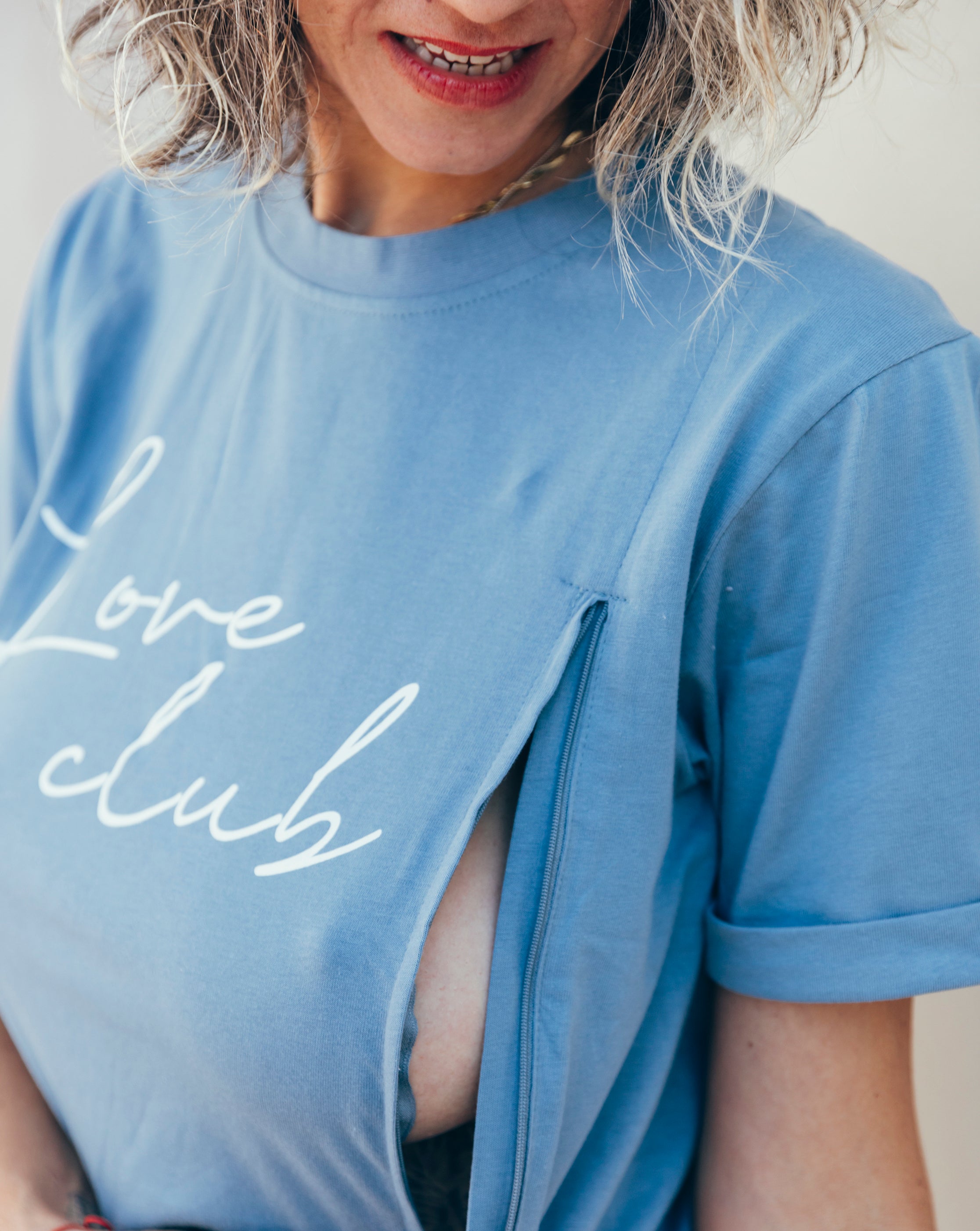 blue tshirt