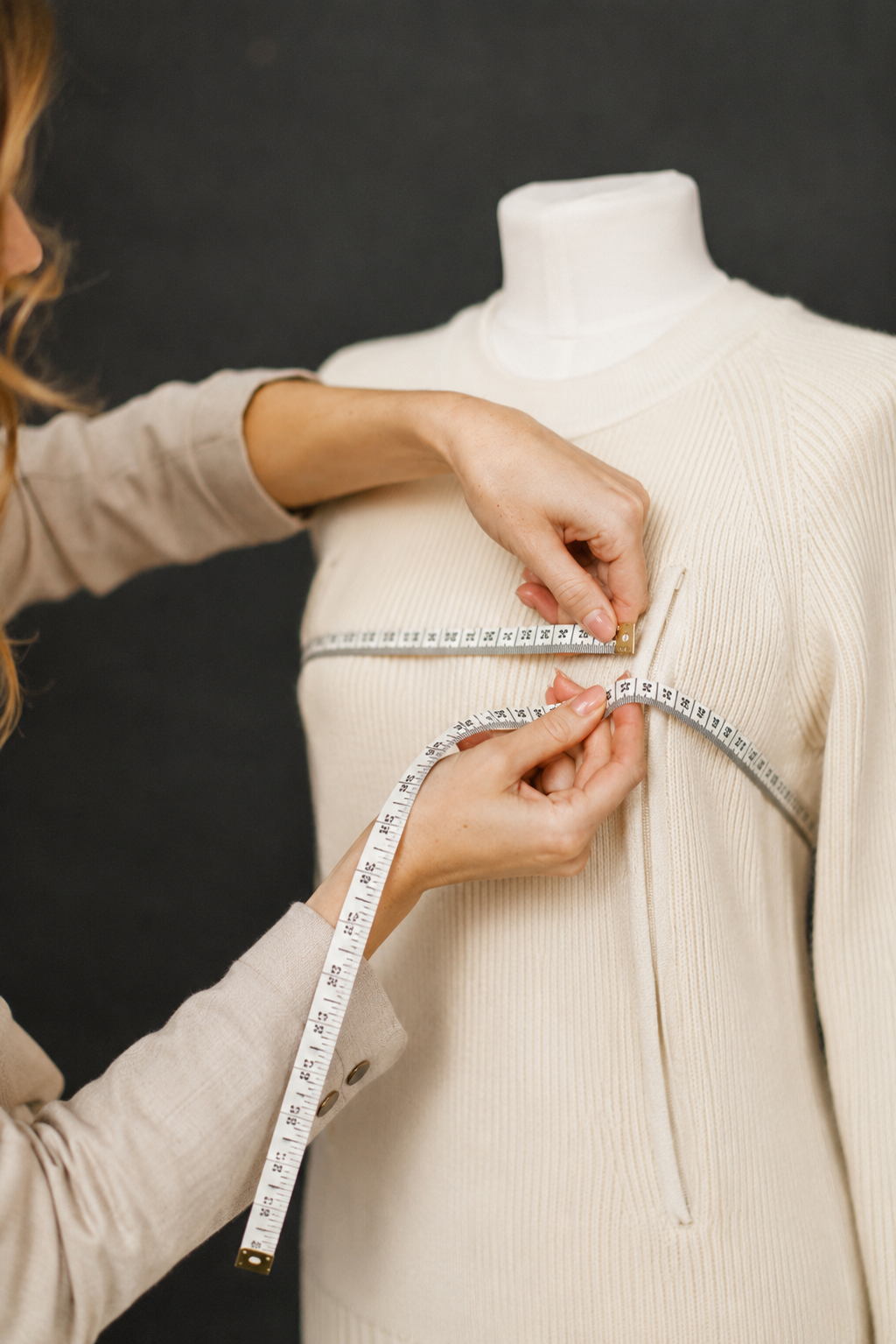 femme qui prend des mesures