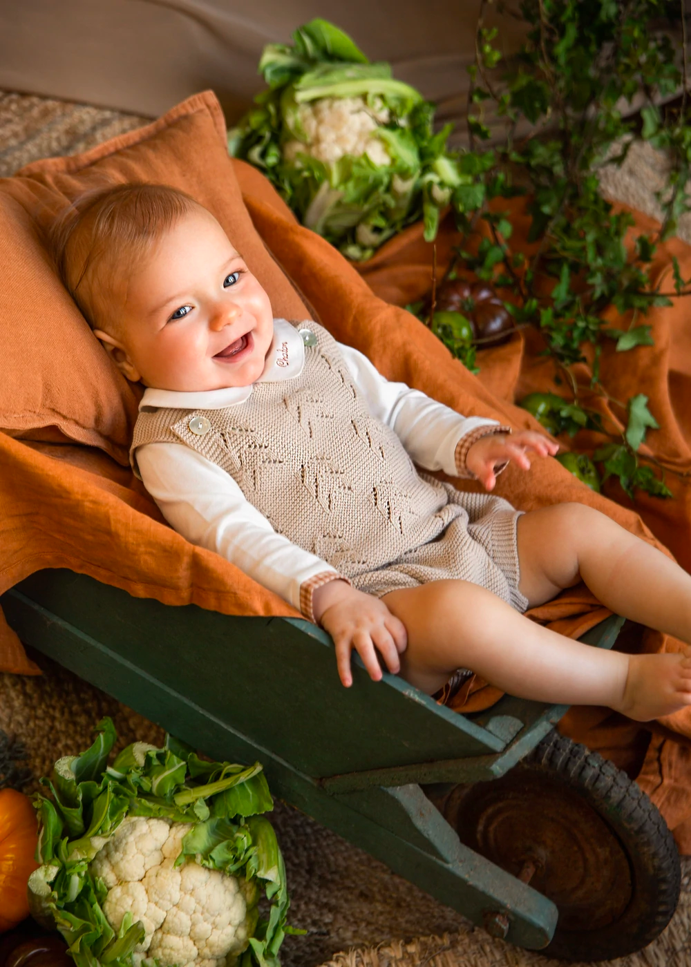 Unisex beige romper knit