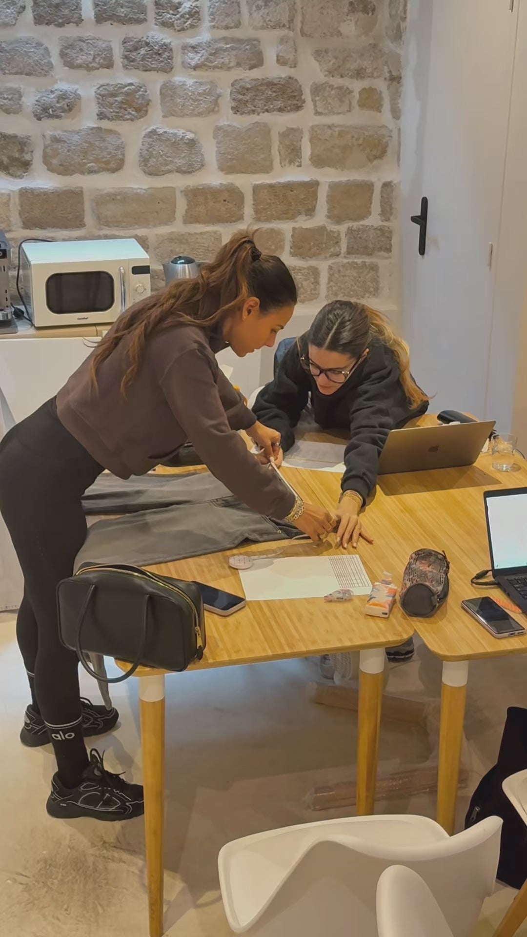 Vidéo du processus de création due l'équipe 23 Mai