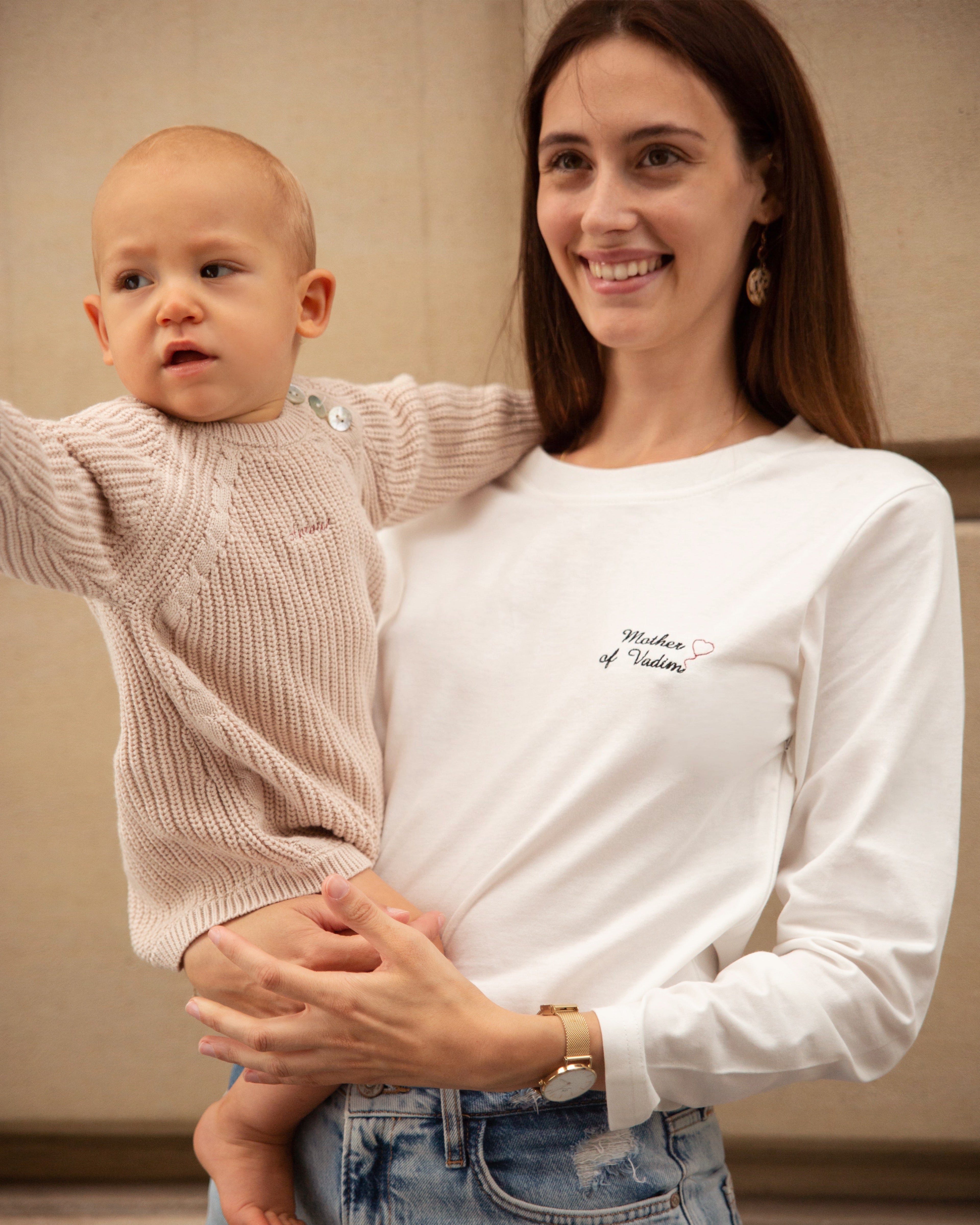 Weißes Langarm-Still-T-Shirt