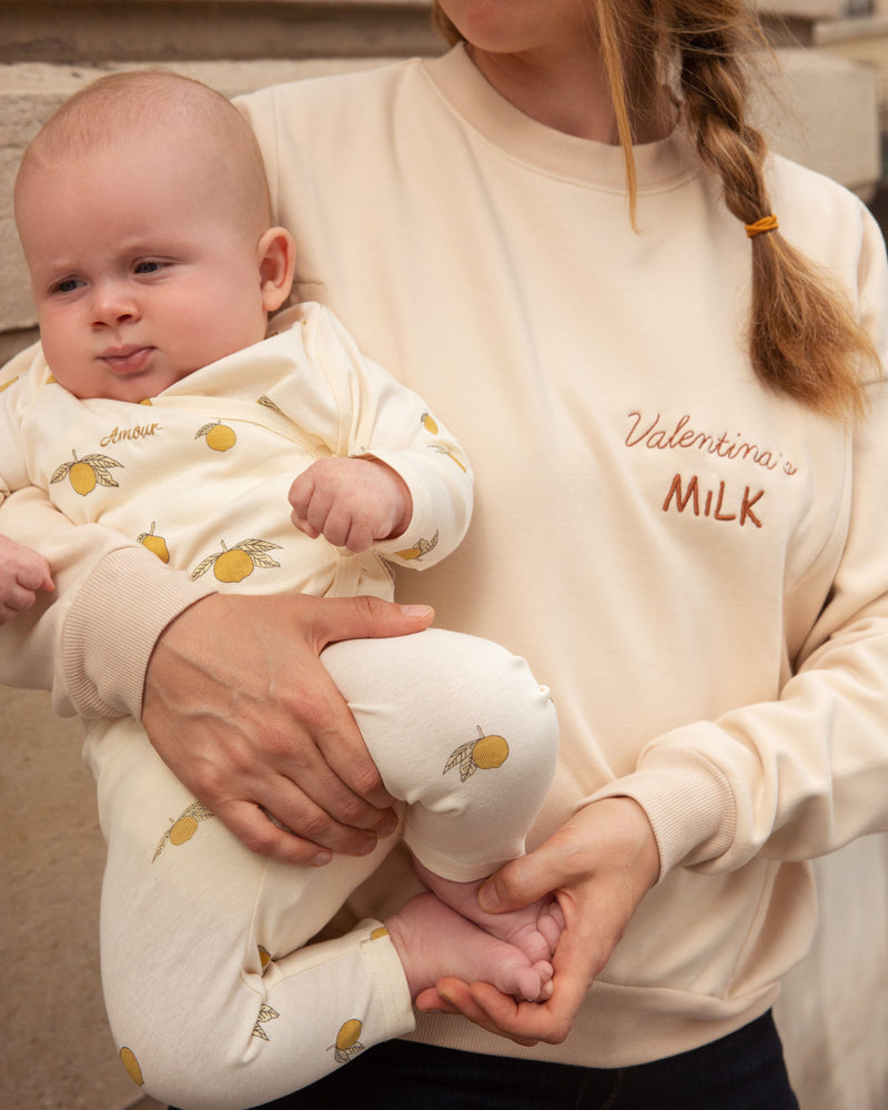 Pull à capuche d'allaitement personnalisable écru infini – 23mai