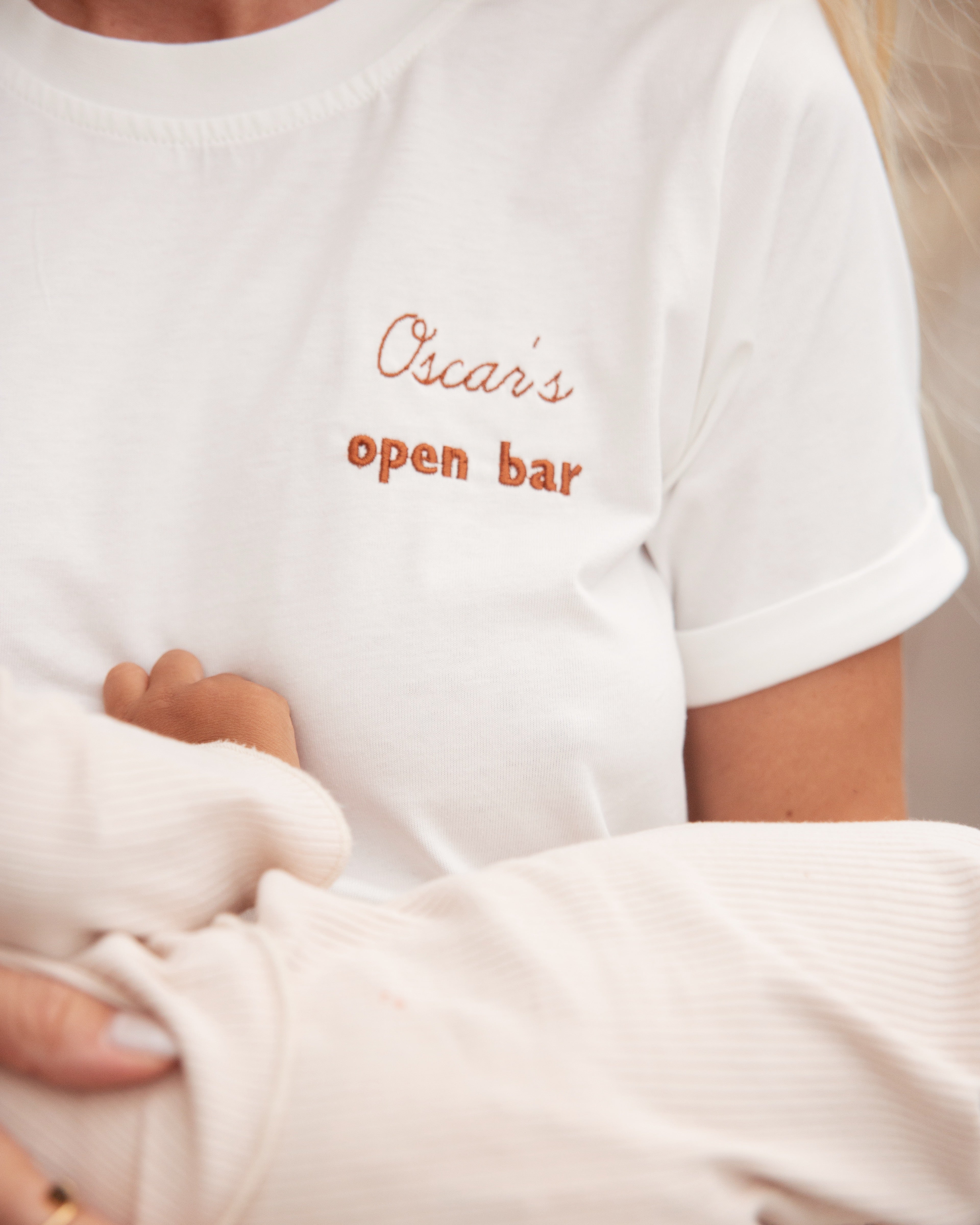 zoom on the open bar tshirt embroidery