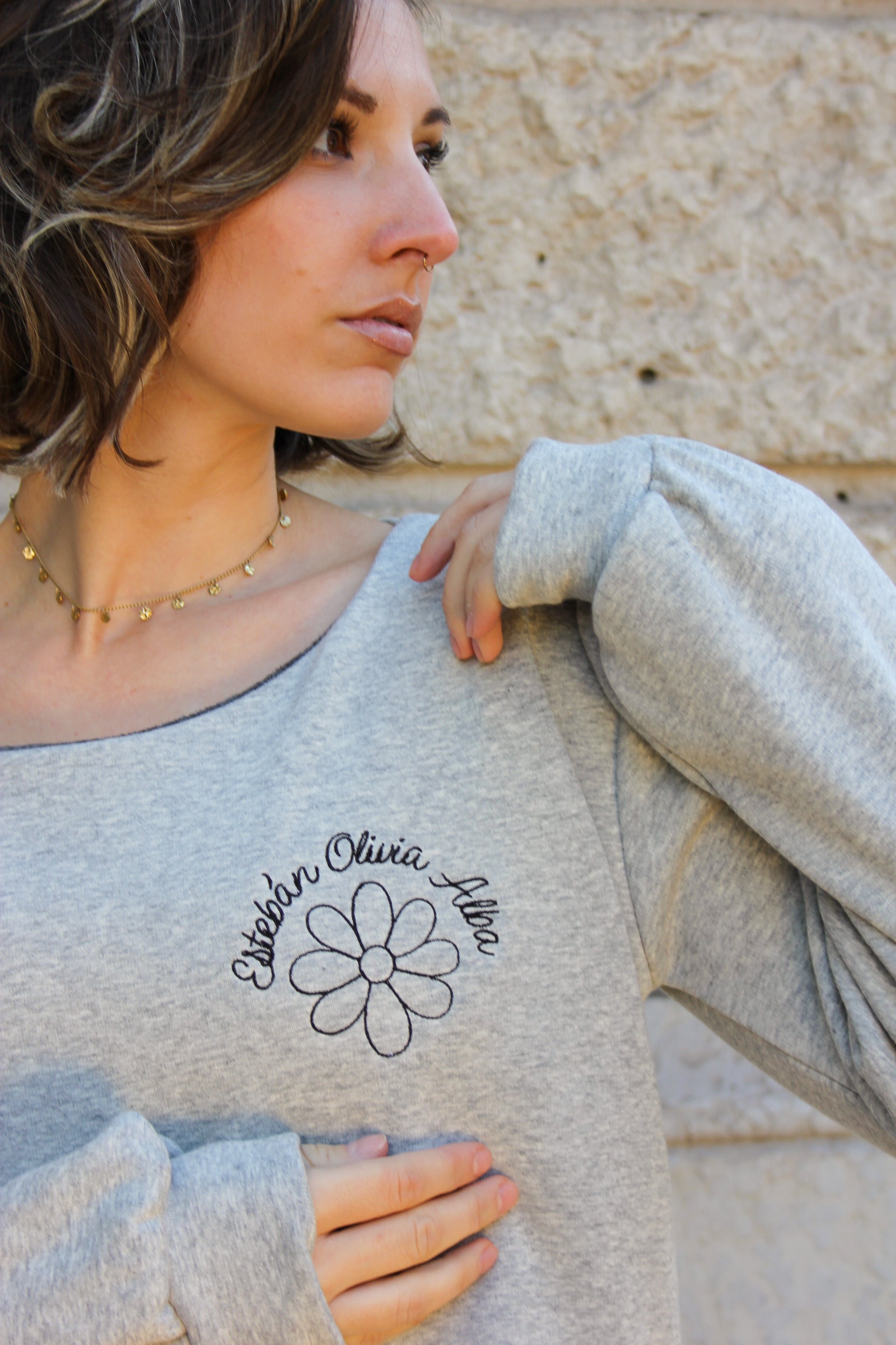 focus on marguerite embroidery