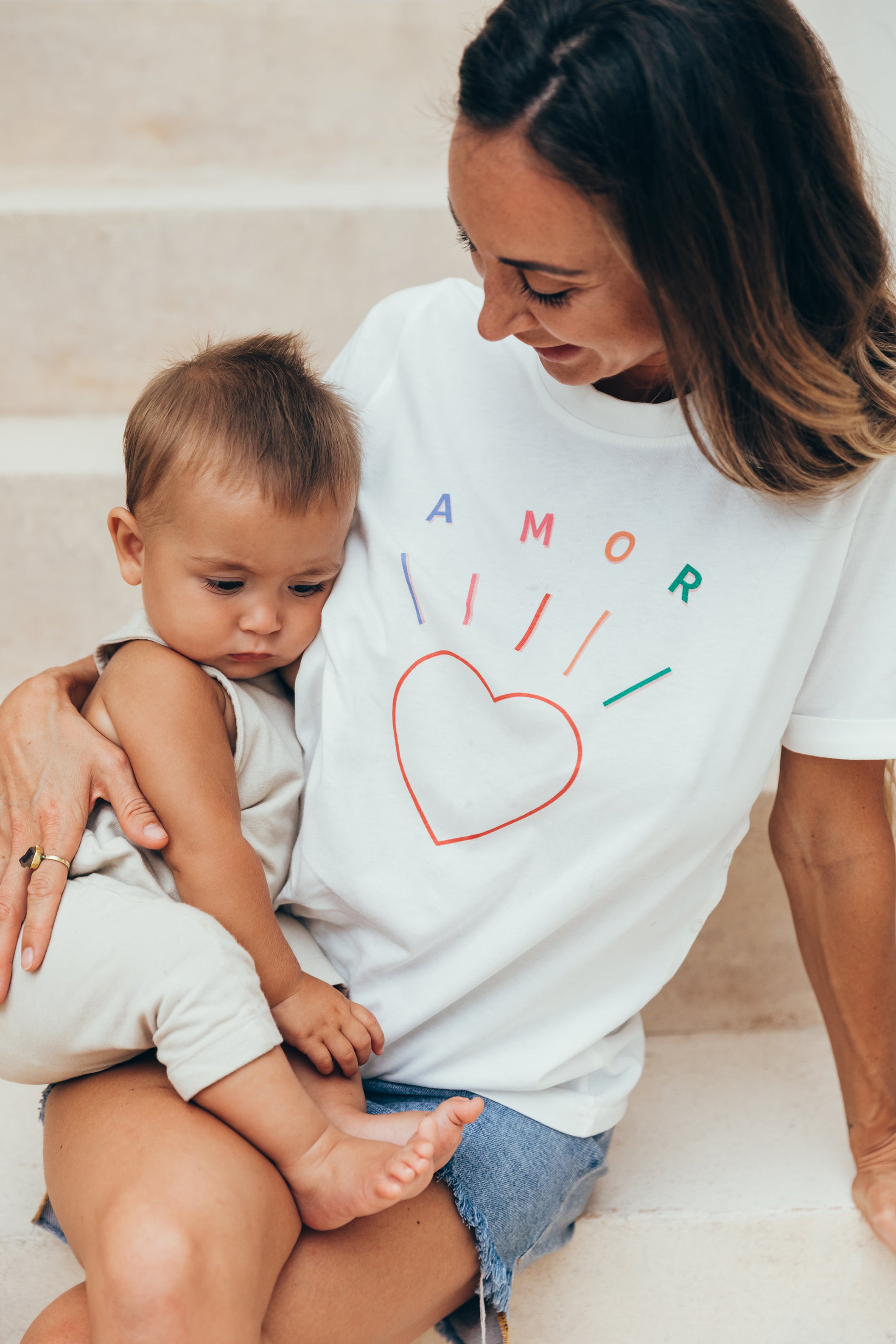 Breastfeeding t-shirt multicolored love print